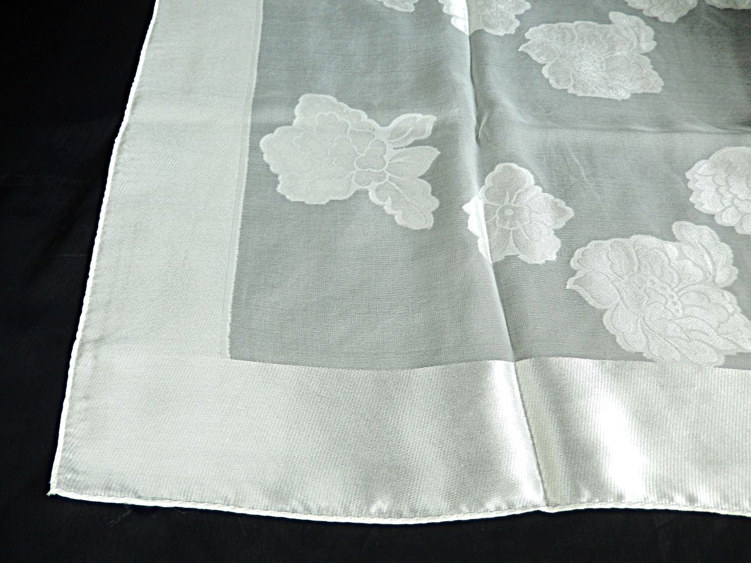 絹100% 花柄カットジャガードスカーフ　約90×90㎝　1枚