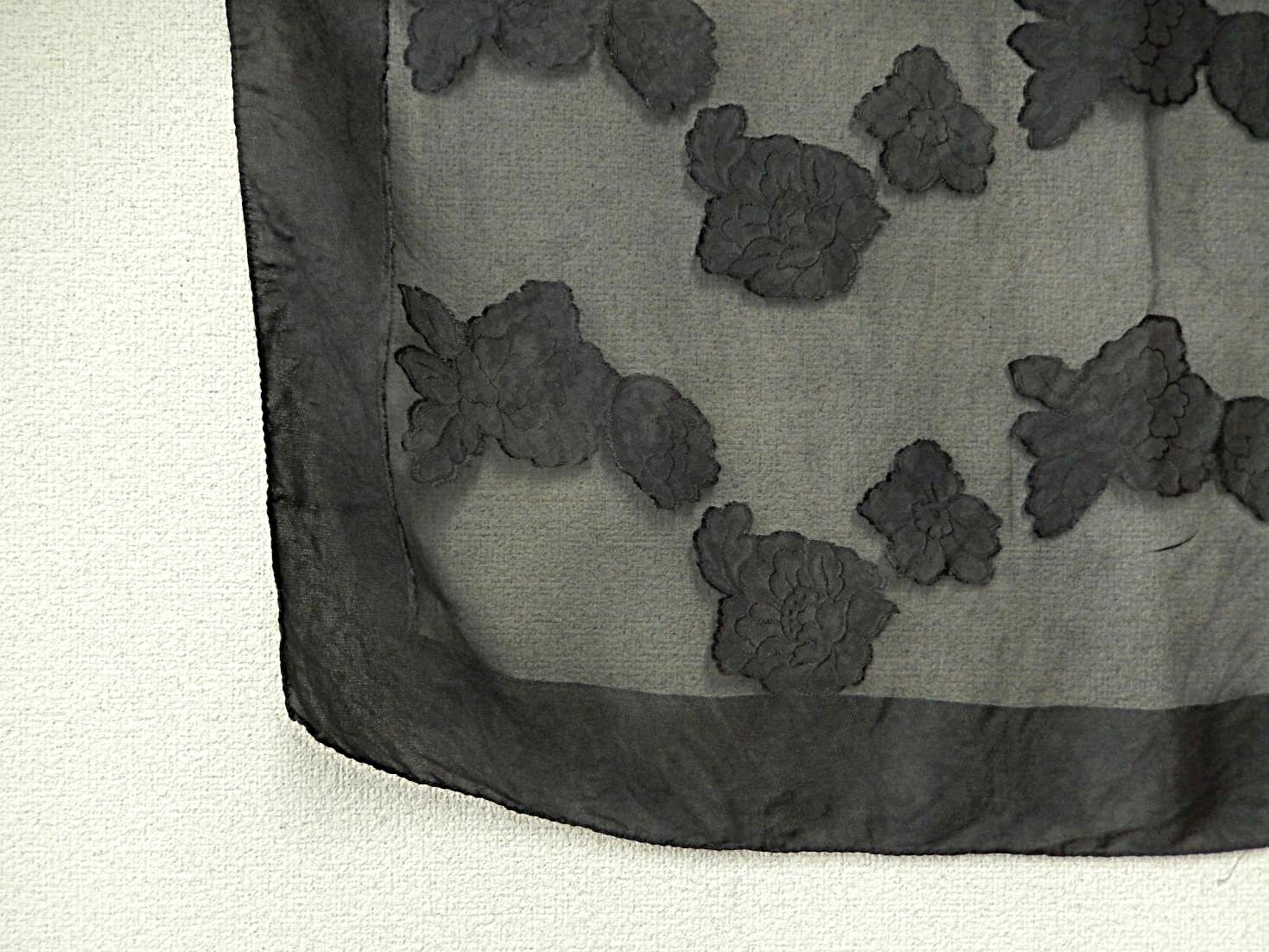 絹100% 花柄カットジャガードスカーフ　約90×90㎝　1枚