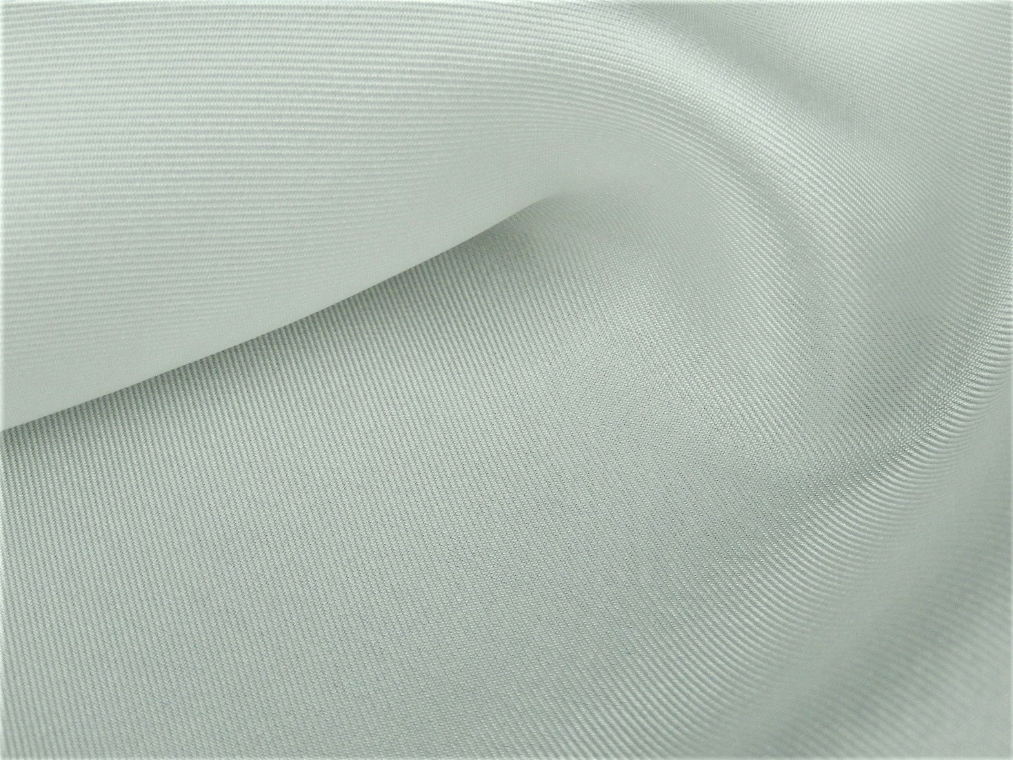 絹100％　14匁綾スカーフ　約60cm×60㎝　1枚