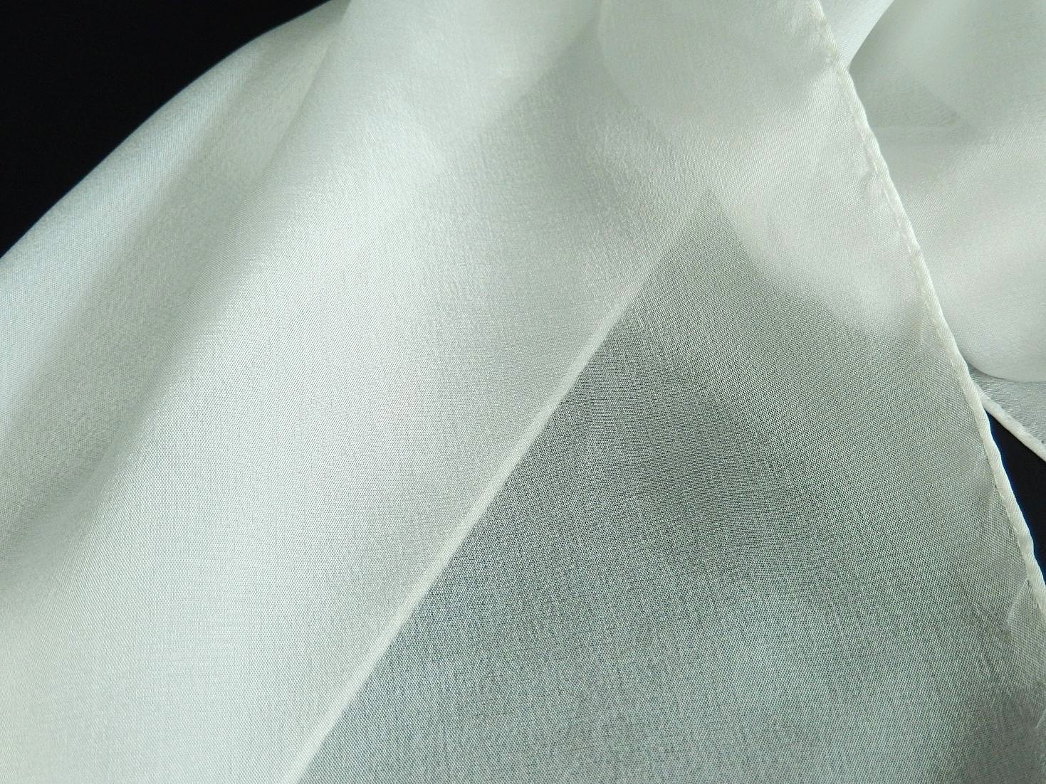 絹100%　薄手フラットクレーププチストール約29×135㎝　1枚