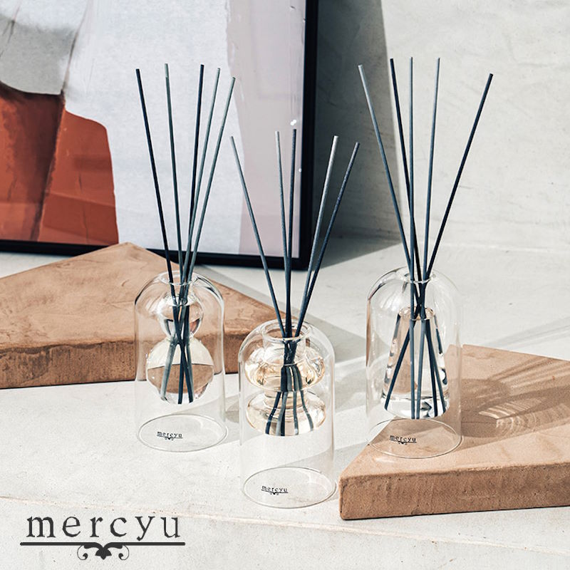mercyu/メルシーユー リードディフューザー MRU-120 2重ガラスのフォルムと濃淡グレー2色のリードがモダンなディフューザー フレグランスで異なるデザイン