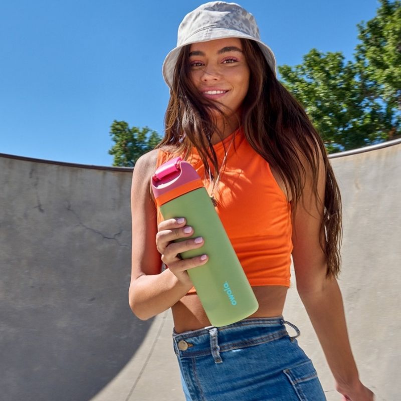 owala/オワラ Freesip 710ml フリーシップ 3重ステンレス保冷ボトル ストローと直飲みの特許取得の2WAY仕様 おしゃれボトル