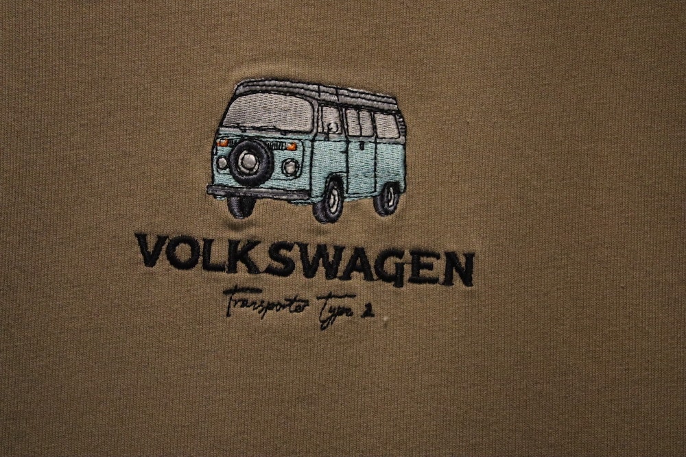 VW 半袖刺繍Tシャツ