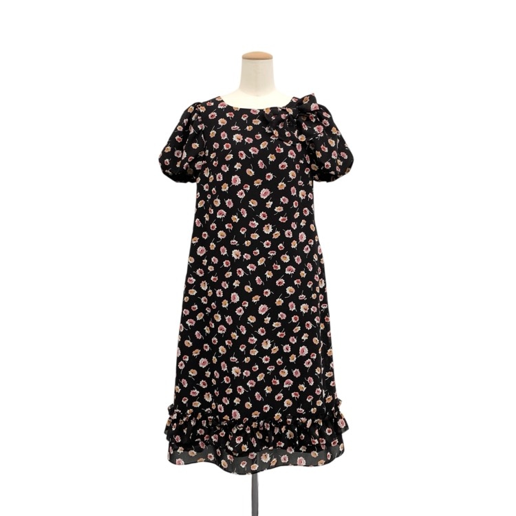 2025年SS M'S GRACY エムズグレイシー パフスリーブ小花柄ワンピース シフォン ブローチ付き ブラック 38 511361
