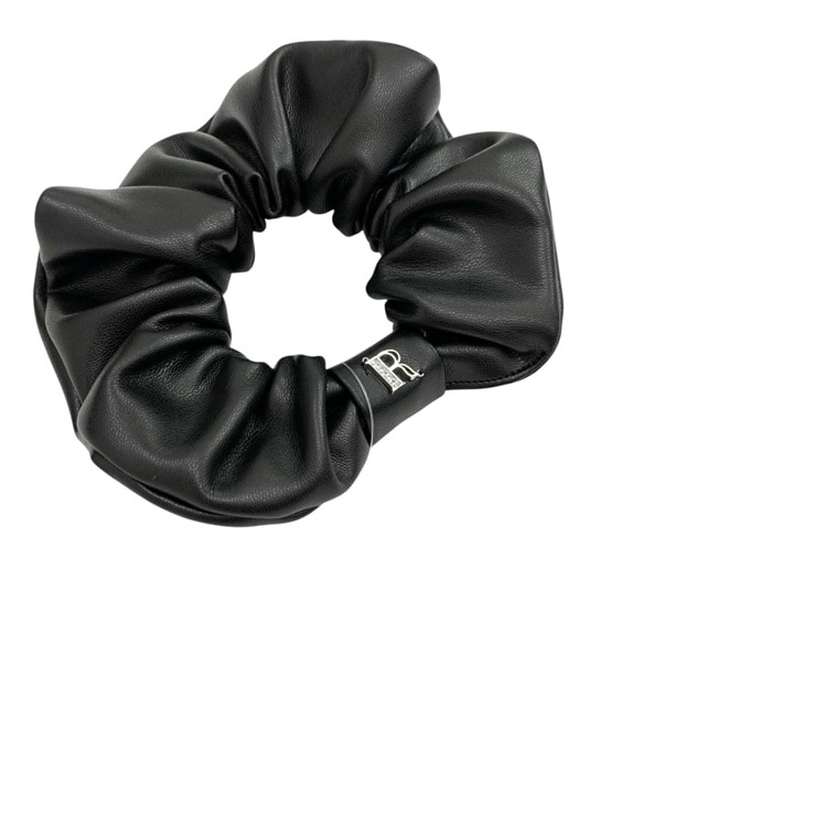 Rene ルネ エコレザー ロゴチャーム付き シュシュ ブラック