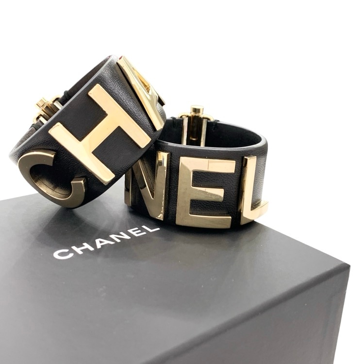 CHANEL シャネル ダブル ロゴレザーバングル ブラック S