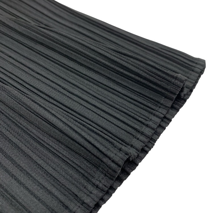 PLEATS PLEASE ISSEY MIYAKE プリーツプリーズ MONTHLY COLORS : MAY プリーツノースリーブトップス ブラック 5 PP51-JK151-15