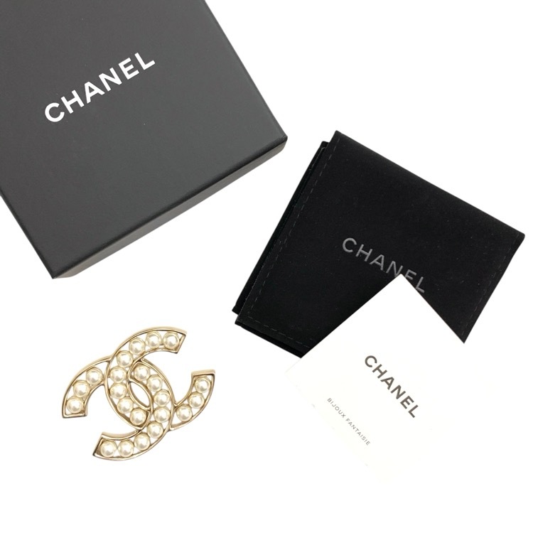 CHANEL シャネル ブローチ パール　CC
