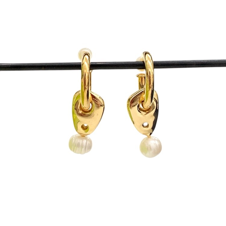 Mame Kurogouchi マメクロゴウチ Freshwater Pearl Earrings 淡水パールアシンメトリーピアス ゴールド F MM25AW-AC308
