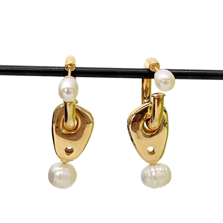 Mame Kurogouchi マメクロゴウチ Freshwater Pearl Earrings 淡水パールアシンメトリーピアス ゴールド F MM25AW-AC308