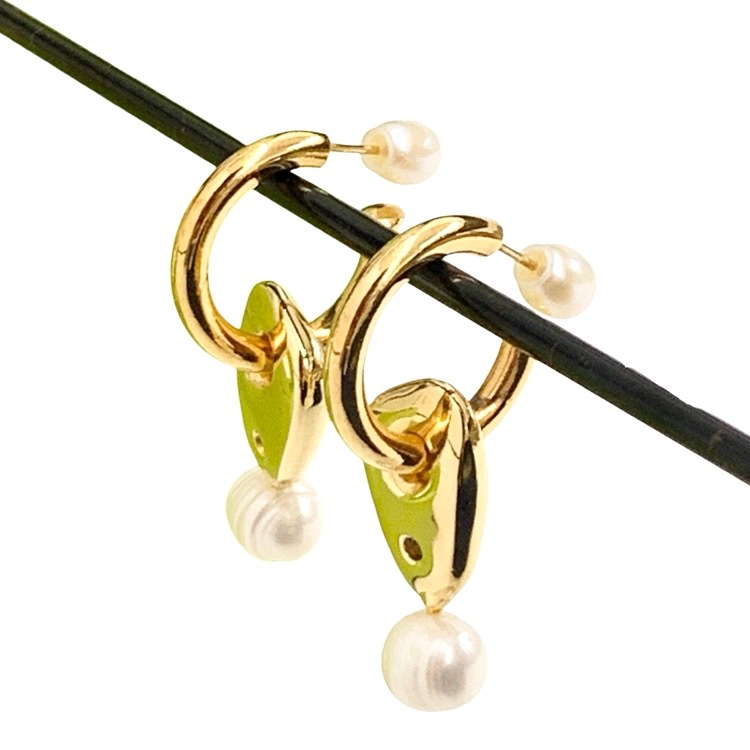 Mame Kurogouchi マメクロゴウチ Freshwater Pearl Earrings 淡水パールアシンメトリーピアス ゴールド F MM25AW-AC308