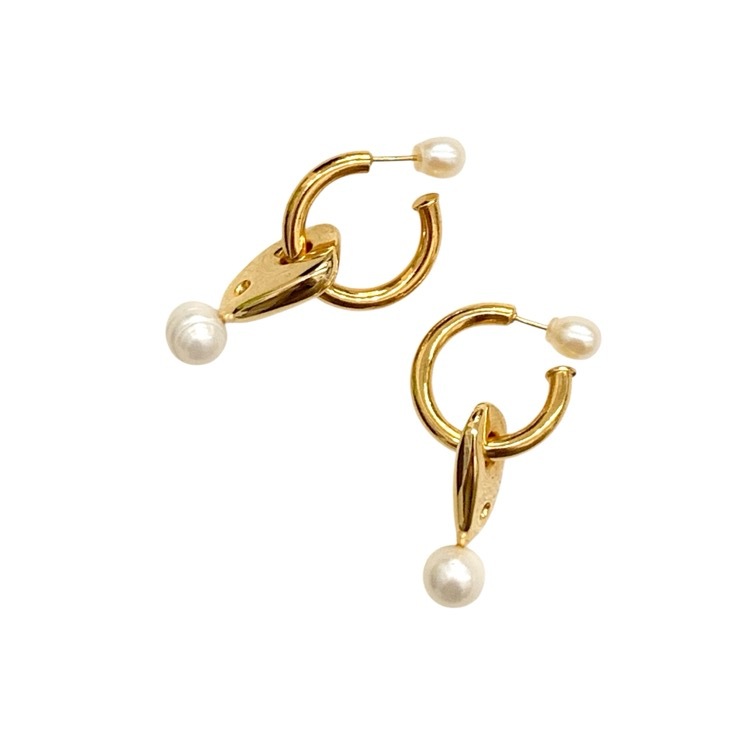Mame Kurogouchi マメクロゴウチ Freshwater Pearl Earrings 淡水パールアシンメトリーピアス ゴールド F MM25AW-AC308