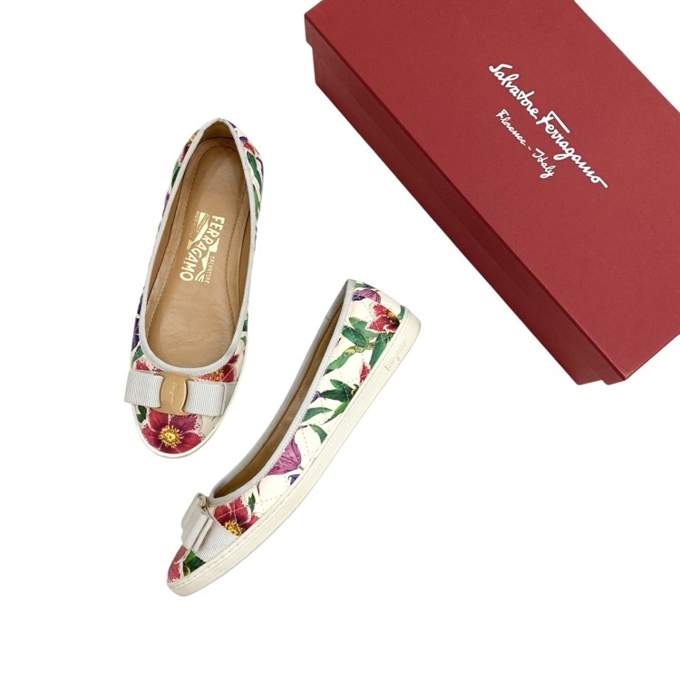 Ferragamo フェラガモ RUFINA ヴァラリボン フラワープリント キルティング スニーカー フラット 5.5 0685580