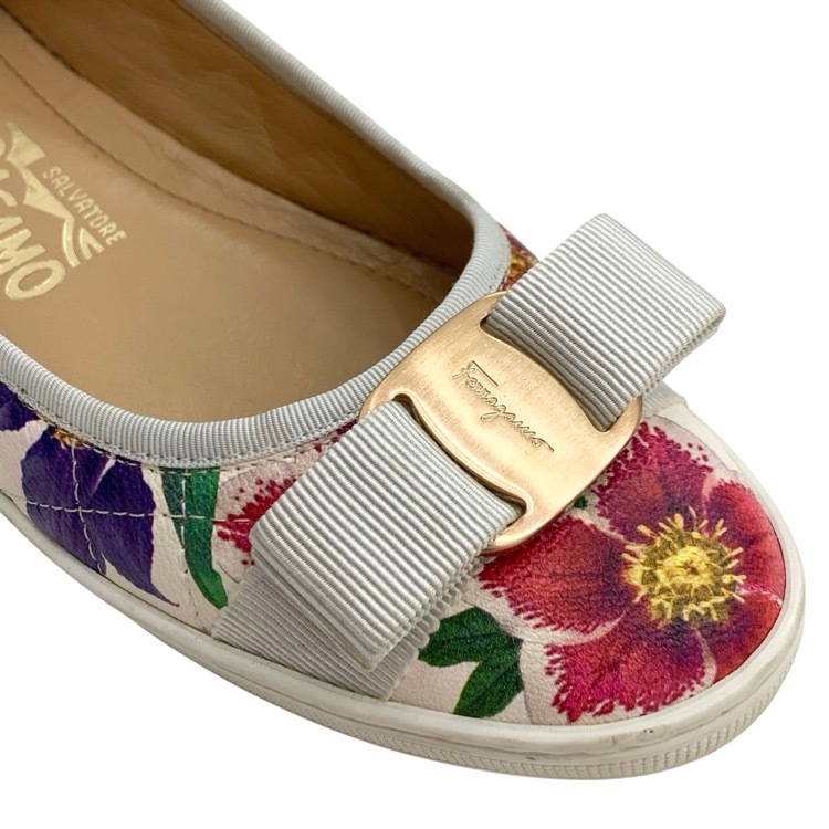Ferragamo フェラガモ RUFINA ヴァラリボン フラワープリント キルティング スニーカー フラット 5.5 0685580