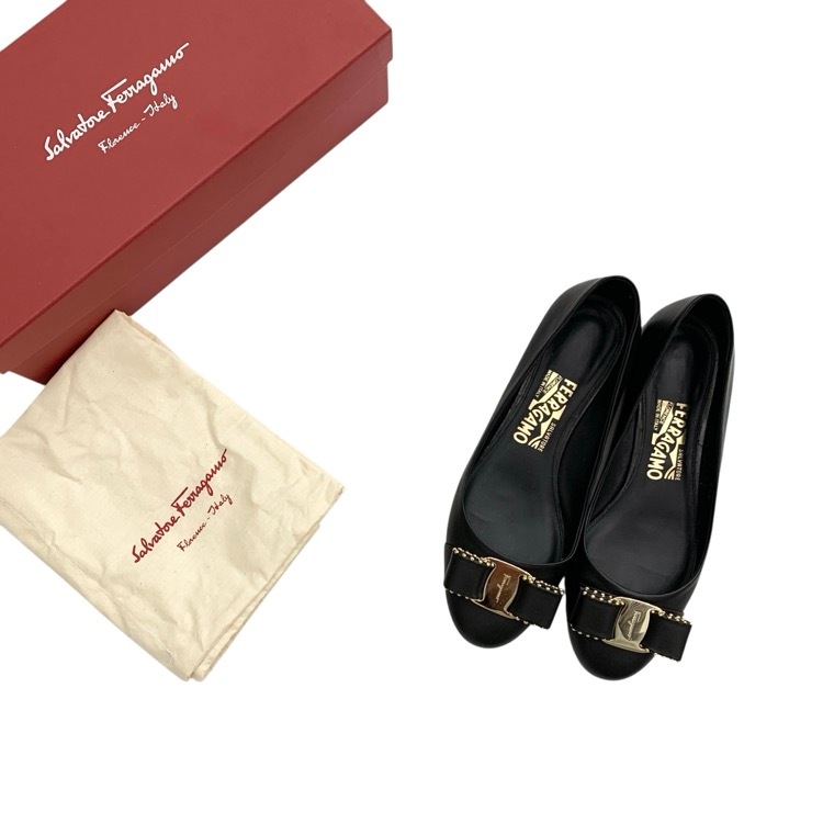 Salvatore Ferragamo フェラガモ VARINA CT スタッズヴァラリボン フラットシューズ ブラック 6 1/2D 0691365