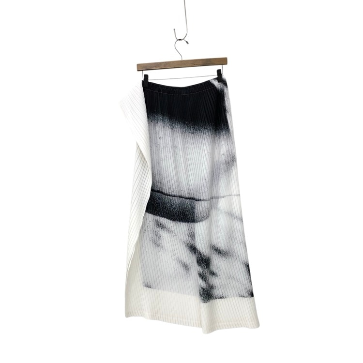 ISSEY MIYAKE イッセイミヤケ Shadow Study Pleats Skirt Shadow プリーツスカート ブラック×ホワイト 2 IM51FG661