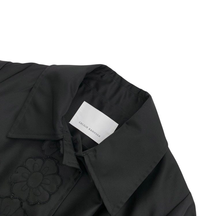 CECILIE BAHNSEN セシリーバンセン ORAH COAT パフスリーブ フローラルアップリケ トサテンレンチコート ブラック 8 3.24OTW20008