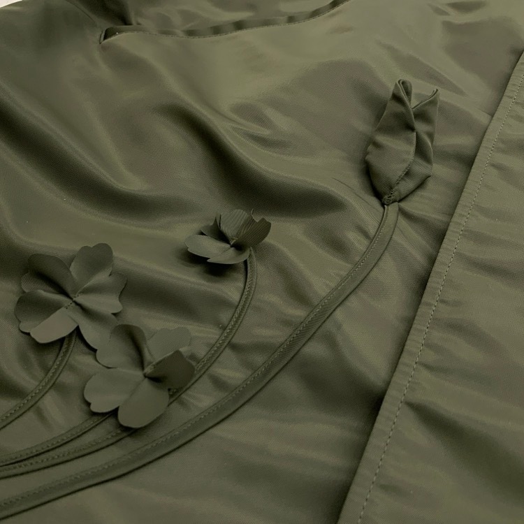 2026SS Mame Kurogouchi マメクロゴウチ Nylon Twill 3D Embroidery Mods Coat チューリップ刺繍ナイロンモッズコート カーキ 2 MM26SS-CO053