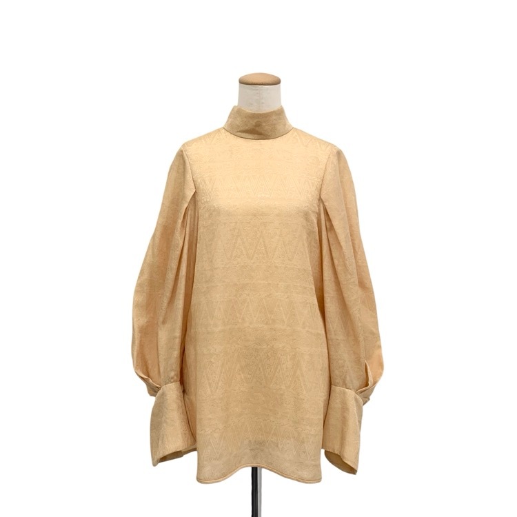 Mame Kurogouchi マメクロゴウチ Geometric pattern Mesh Jacquard Laced-Back Blouse ジオメトリックパターン メッシュジャカード レースバック ブラウス ベージュ 1 MM22PS-SH709