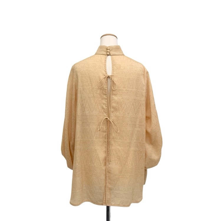 Mame Kurogouchi マメクロゴウチ Geometric pattern Mesh Jacquard Laced-Back Blouse ジオメトリックパターン メッシュジャカード レースバック ブラウス ベージュ 1 MM22PS-SH709