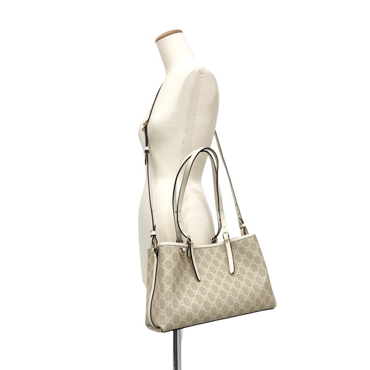 GUCCI グッチ GGエンブレム ミディアムトートバッグ 2wayショルダー ベージュ/ホワイト 815214 FAD6L 9641