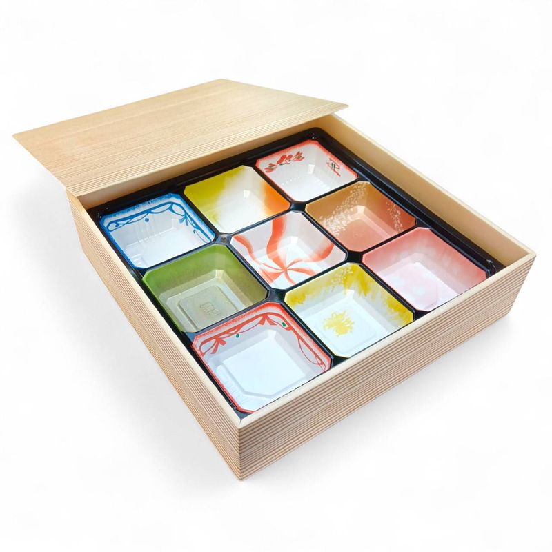 DEF9つ仕切　しゃくり蓋　T-70-Eトレー入り　135個入　