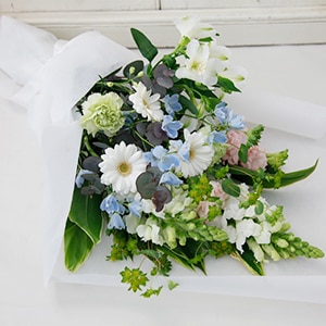 ワンサイドブーケ お悔み洋花 | お悔み・お供え | 仙台駅の花屋