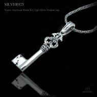 ネイティブ系シンボル アラベスク装飾 キー(鍵型) シルバー ペンダント トップ 【シルバー925/SILVER925 /ペンダントヘッド】|シルバー925|ペンダントトップ