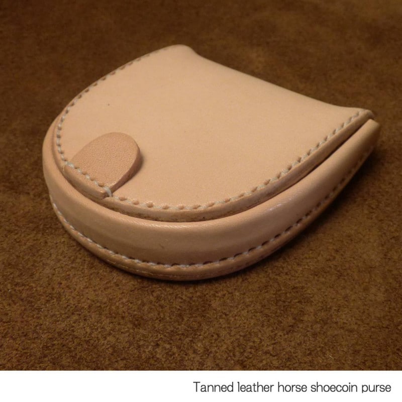植物タンニン鞣し牛革(白ヌメ革) ホースオイルすり込み手仕上げ 馬蹄型コインケース/ 小銭入れ/ハンドメイド