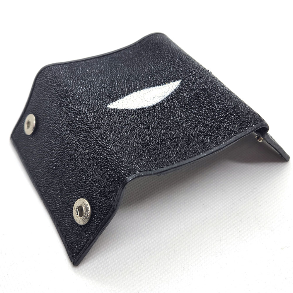 スティングレイ/ガルーシャ（エイ革） ブラック（黒） インナー牛本革仕上げ　三つ折り式 六連 キーケース