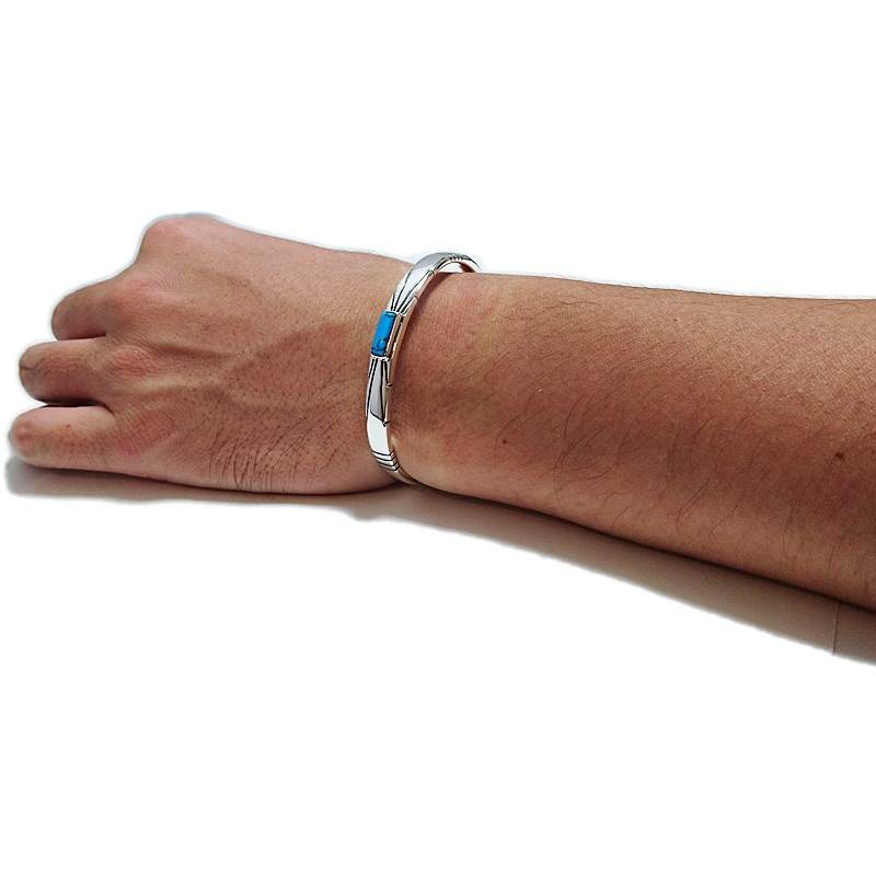 ネイティブアメリカン スクエアターコイズ（長方形型） 幾何学カット シルバーバングル 【シルバー925/SILVER925 /ブレスレット】