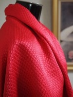 閉店処分大セール　お買得　【Ｖａｌｅｎｔｉｎｏ ｇａｒａｖａｎｉ／バレンチノ　膨れ織り・ダイヤゴナル】 イタリー製　輸入生地　 オレンジ／レッド系　１４０ｃｍ巾　２．６ｍ　 コットン７１％　シルク２９