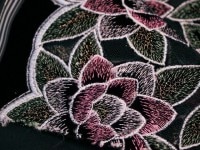 閉店処分大セール　お買得　【チュール／ベルベット　ハンドカット／レース　大輪花柄】 　日本製生地 　黒/グリーン/ラメ系 　90cm巾3.5m 　2381-320 　【一点在庫あり　ご注文はお早めに】