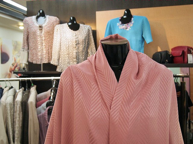 ��Ź�祻���롡��������<strong>�ڥ��륯���졼�ס��إ��ܡ��󿥤�����<.strong><br>�������� ͢�����ϡ�<br>�ԥ󥯡�<br>���륯100% ��<br>140cm��2.7m�ʥġ��ԡ���/���ԡ�����<br>��3251-417��<br>���ڰ����߸ˤ��ꡡ����ʸ�Ϥ����ˡ�