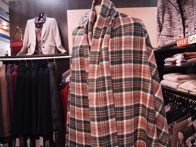 ��Ź�祻���롡��������<strong>�ڥ���������å���</strong><br>�ѹ���,͢������<br>���١�����/��/���꡼��¾<br>  ������100%<br>��140cm��2.5m<br>��2121-487<br> �ڰ����߸ˤ��ꡡ����ʸ�Ϥ����ˡ�