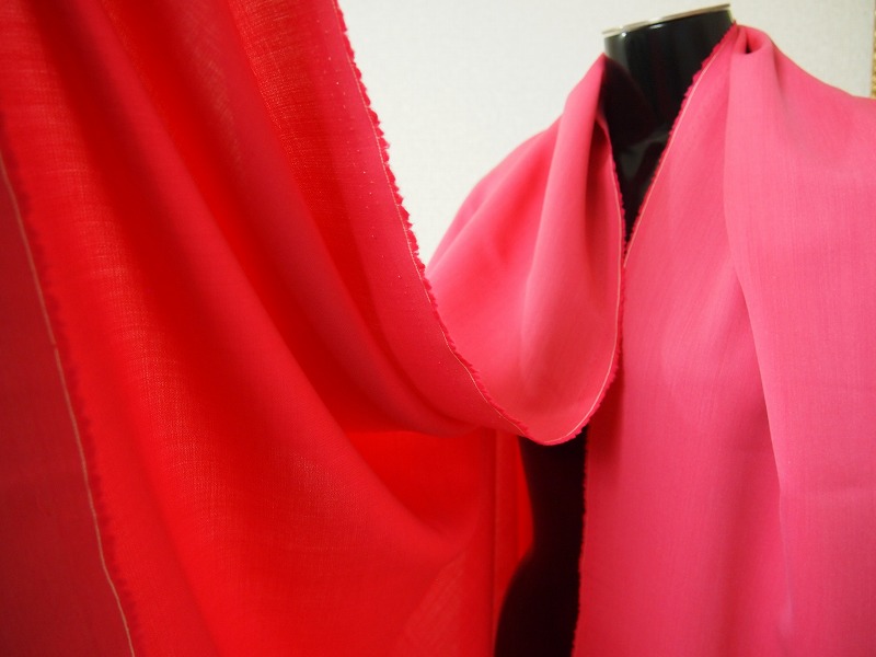 お買得 Strong シルクウール無地 Strong Br イタリー製 輸入生地 Br ピンク オレンジ Br シルク３０ ウール７０ Br 140cm巾2 5m Br ワンピース スーツ分 Br 1111 260 Br 一点在庫あり ご注文はお早めに シルク 輸入生地 無地 輸入生地