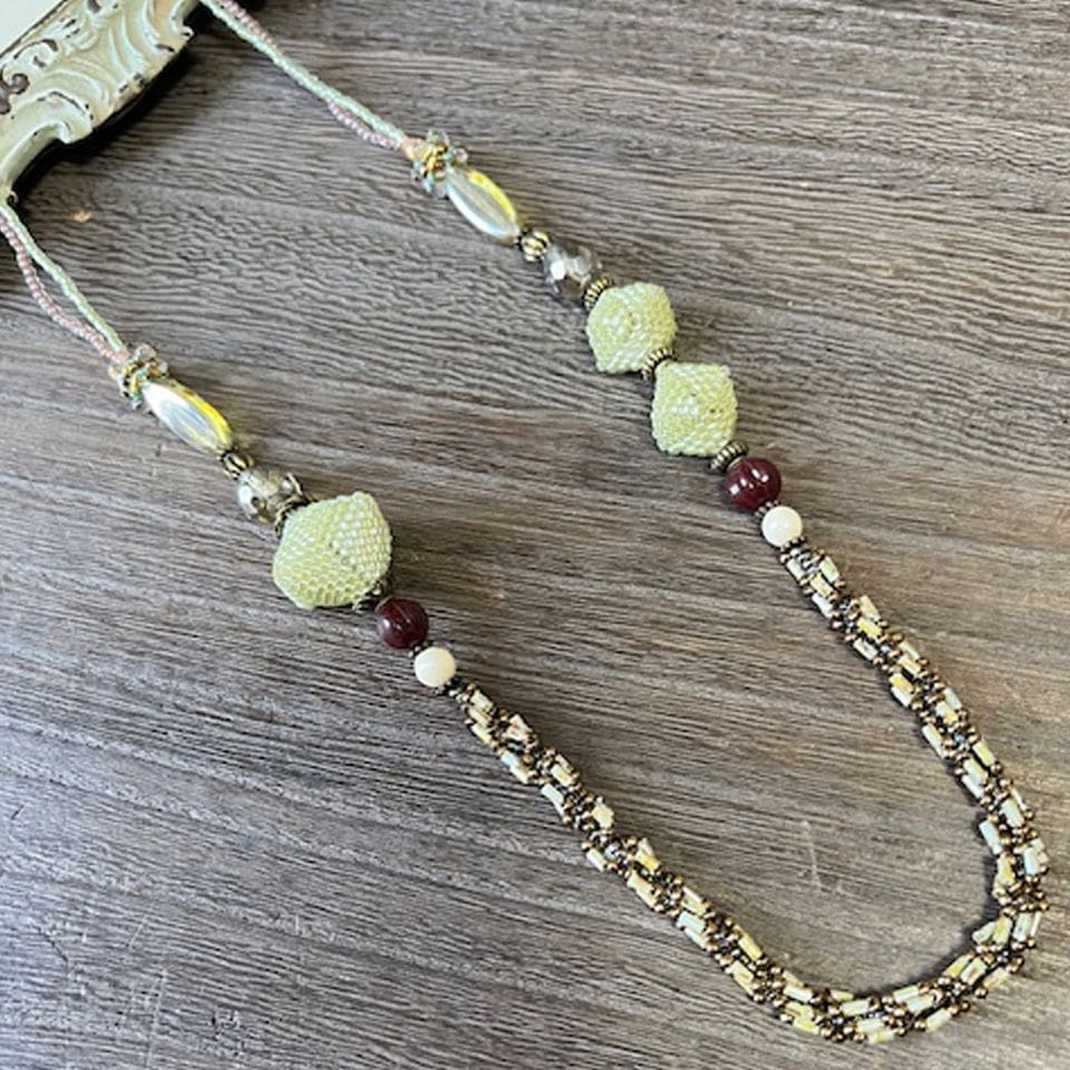 ビーズステッチボールで作る風船葛(ふうせんかずら)