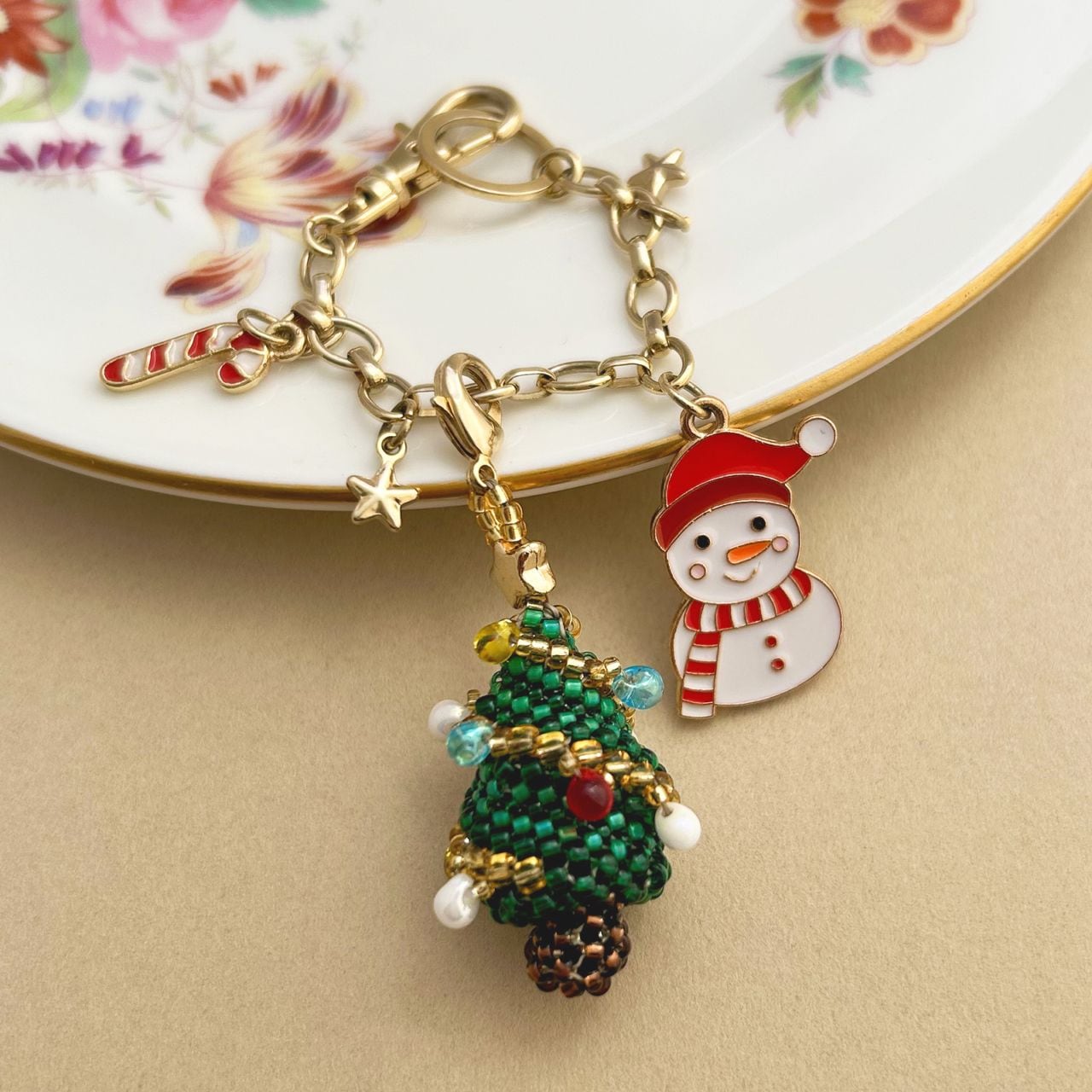 クリスマスツリーのバックチャーム