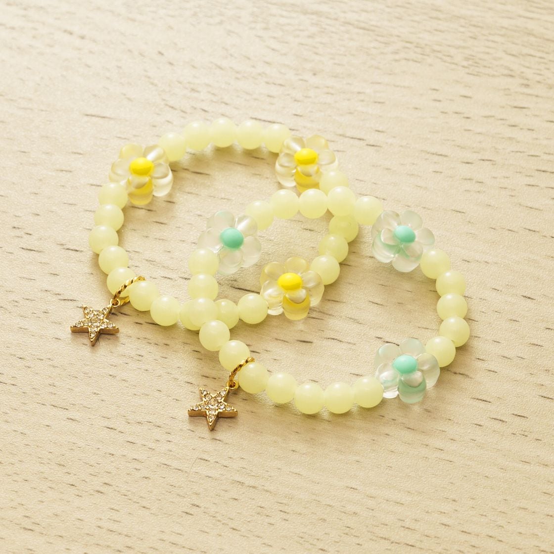 お花のブレスレット／蓄光イエロー（2個セット）
