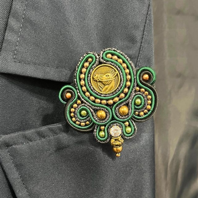 ソウタシエ～エンブレムブローチ～