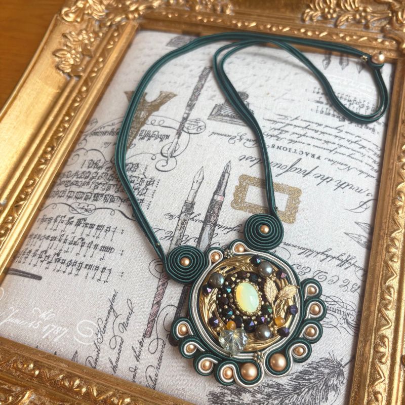 Lumiere abyssale Necklace