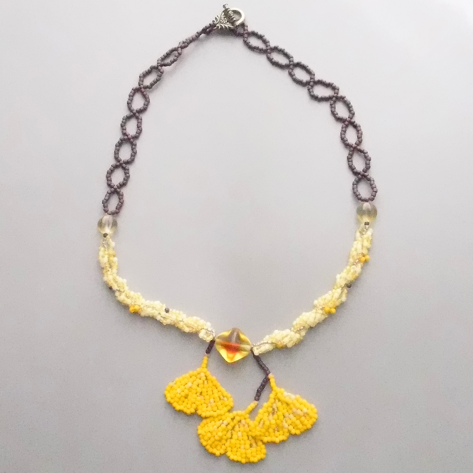 イチョウのネックレス