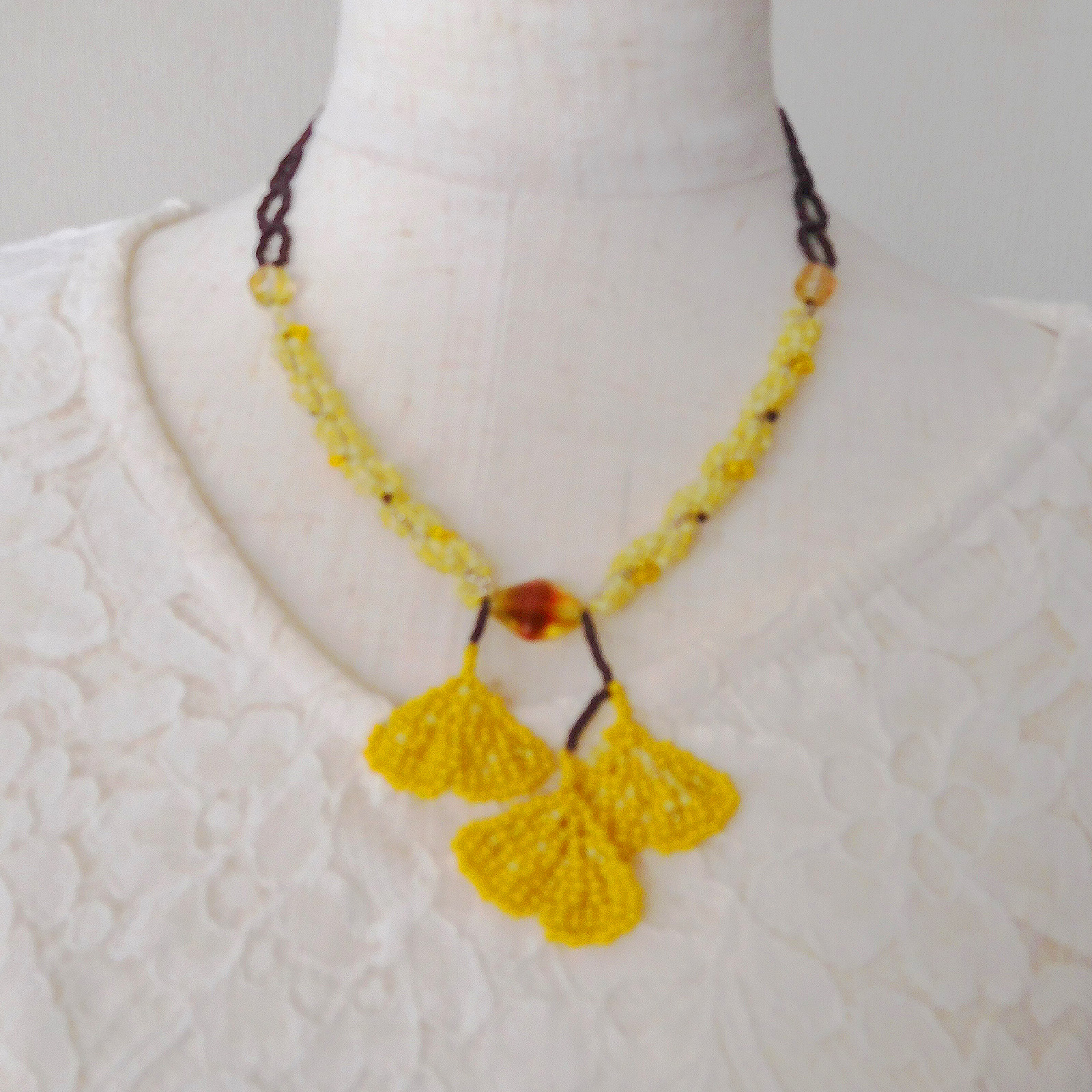 イチョウのネックレス