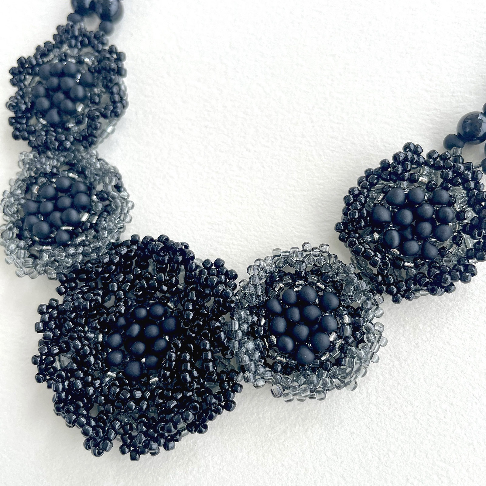 リネラ/ブラック