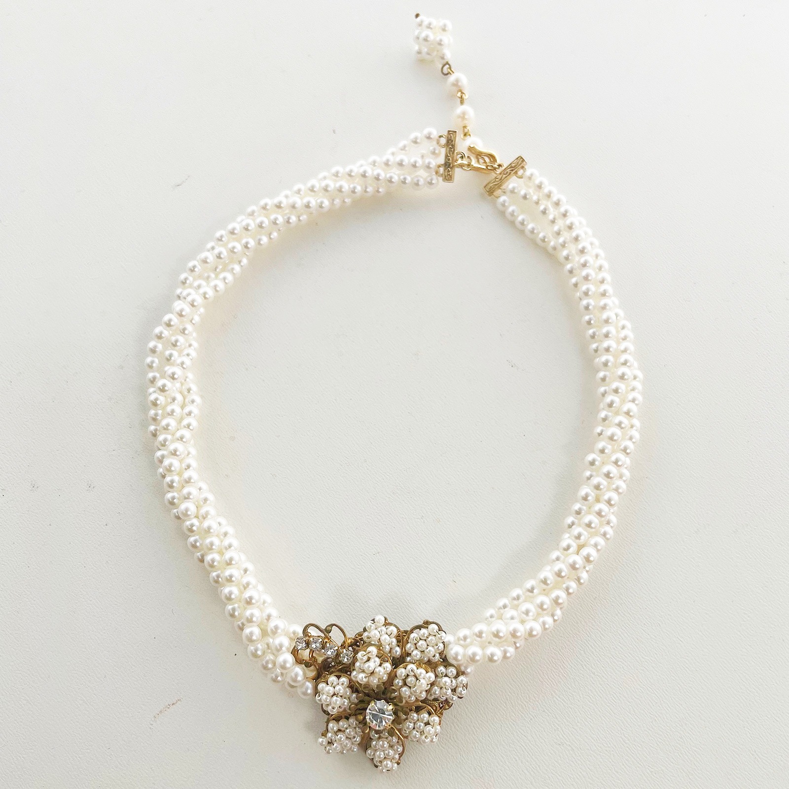 4連パールのネックレスピュアホワイト