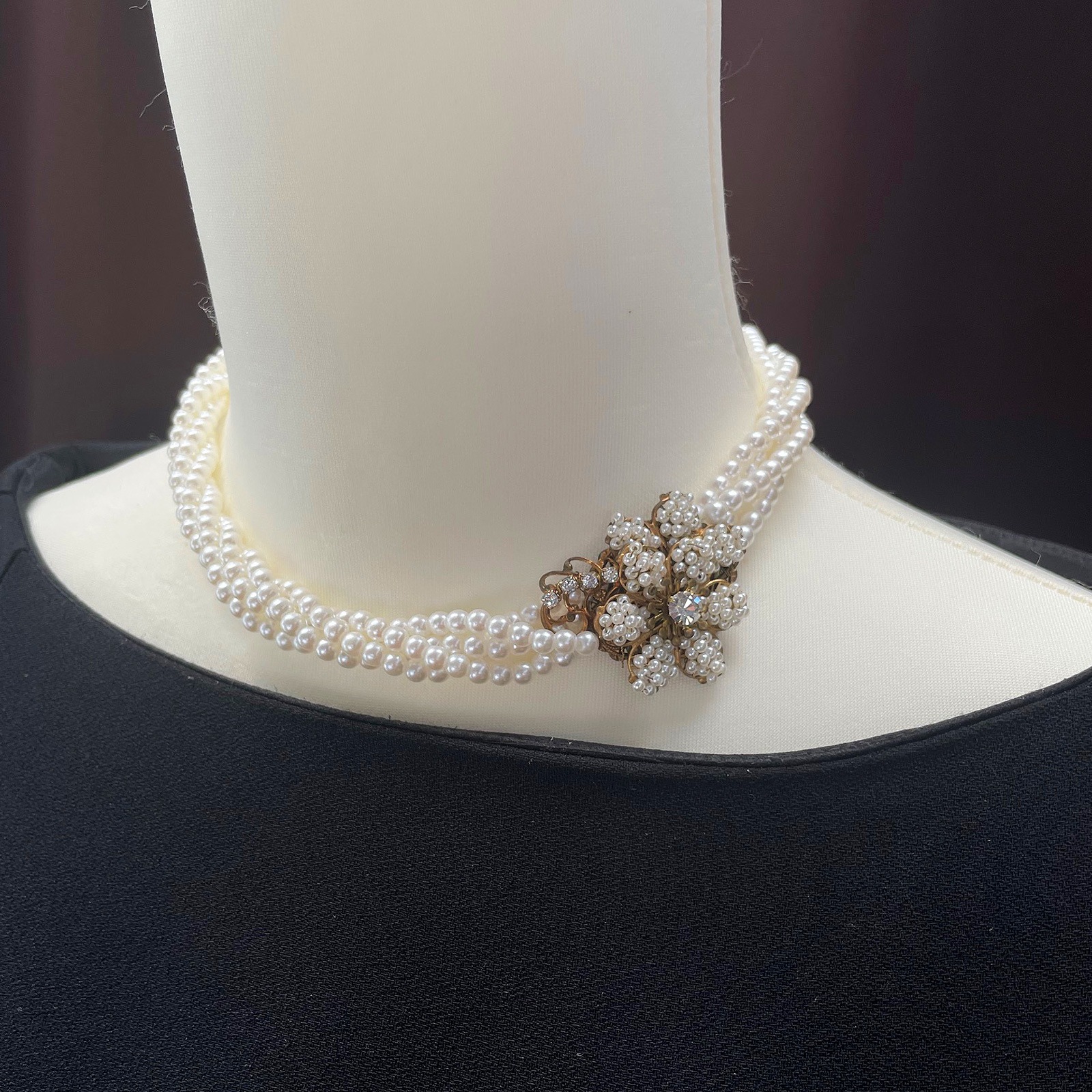 4連パールのネックレスピュアホワイト