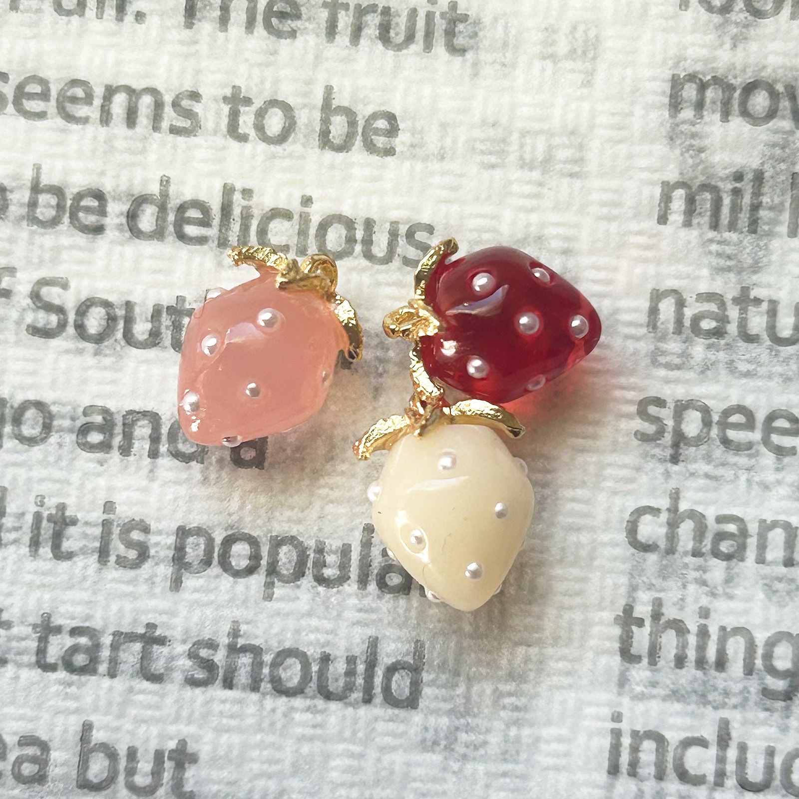 ビーズステッチで編むソフトクリームのバックチャーム ミックス