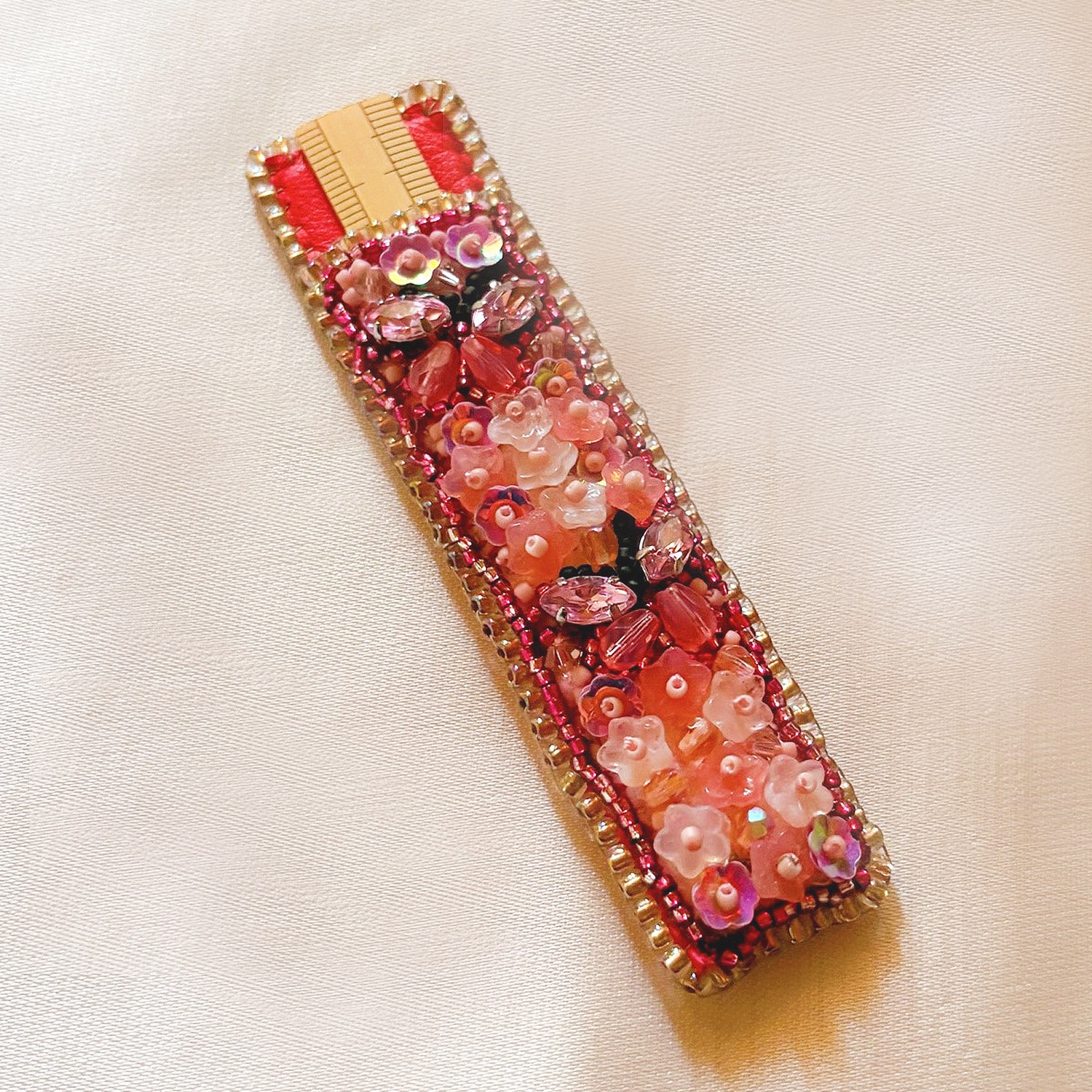 ビーズ刺繍で作るてふてふ＊竹尺ケース（萩色）