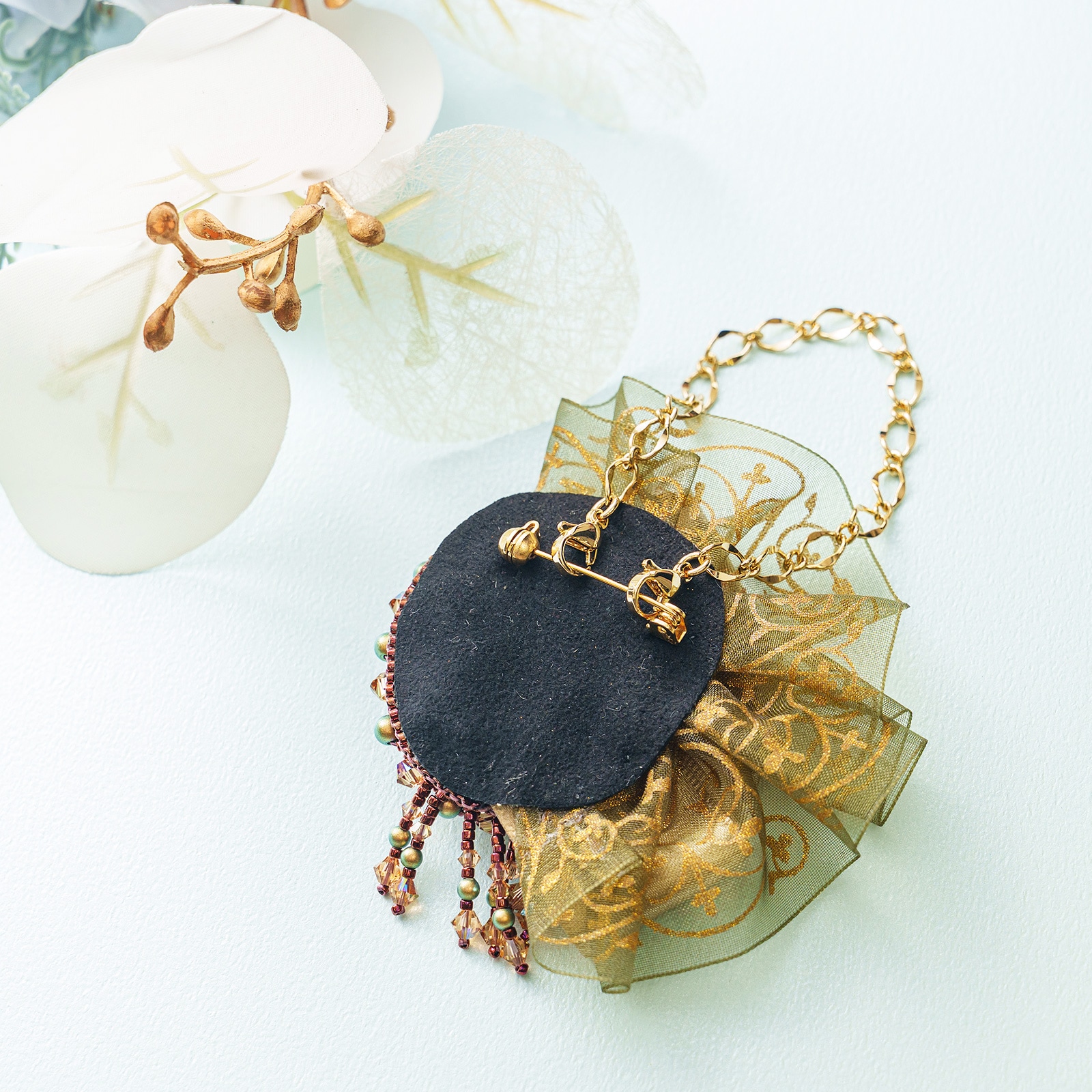 ビーズ刺繍で作るロザリー／グリーン（ブローチ兼バッグチャーム）