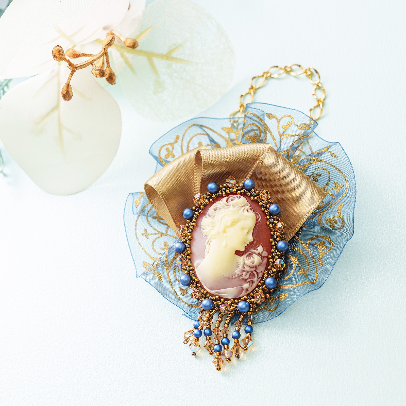 ビーズ刺繍で作るロザリー／グリーン（ブローチ兼バッグチャーム）